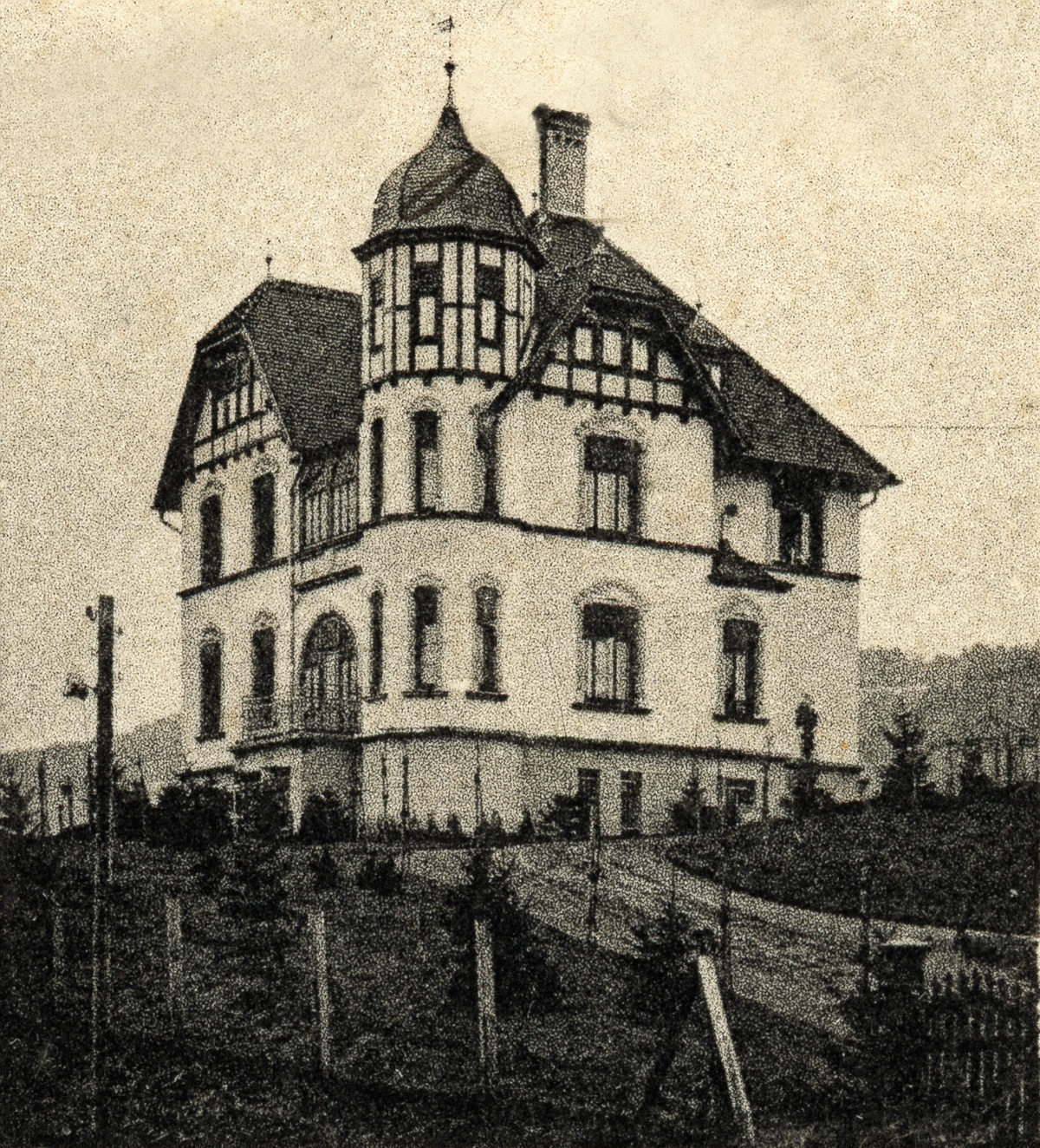 Die westliche Villa (um 1915) | Quelle: Ansichtskarte, Bildarchiv WKM Heringen